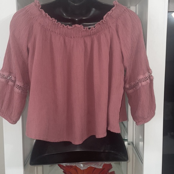 American Eagle crop off shoulder top. Size small - Picture 3 of 8